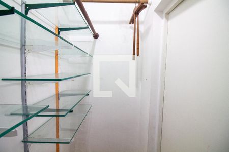 Closet Quarto 1 de casa para alugar com 2 quartos, 150m² em Itaim Bibi, São Paulo