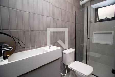 Banheiro de casa para alugar com 1 quarto, 36m² em Alto de Pinheiros, São Paulo