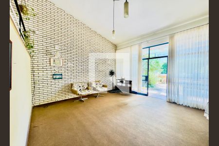 Casa para alugar com 4 quartos, 300m² em Sion, Belo Horizonte