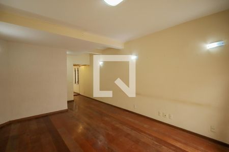 Sala de estar de casa para alugar com 3 quartos, 150m² em Chácara Santo Antônio (zona Sul), São Paulo