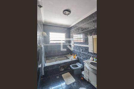 Banheiro da Suíte de casa para alugar com 3 quartos, 230m² em Montanhão, São Bernardo do Campo