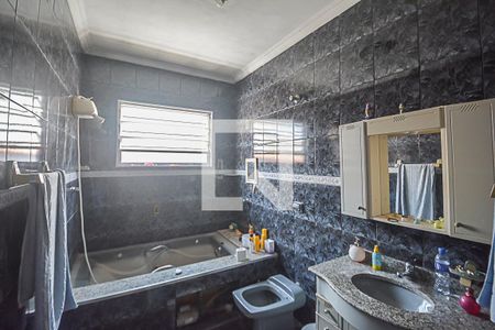 Banheiro da Suíte de casa para alugar com 3 quartos, 230m² em Montanhão, São Bernardo do Campo