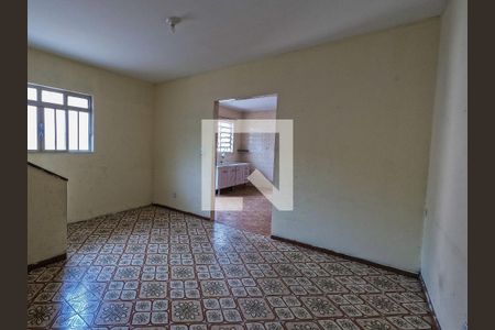 Casa à venda com 3 quartos, 168m² em Vila Guedes, São Paulo