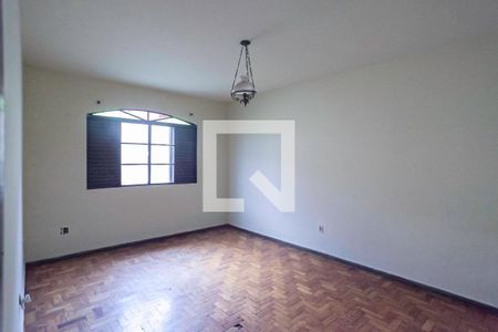 Quarto 1 de casa para alugar com 3 quartos, 360m² em Glória, Belo Horizonte