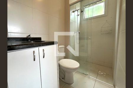 Banheiro da suíte de apartamento para alugar com 2 quartos, 67m² em Lagoa Pequena, Florianópolis