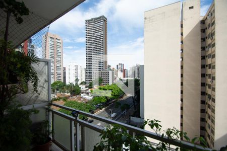 varanda Sala de apartamento à venda com 2 quartos, 107m² em Jardim America, São Paulo