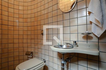 Lavabo de casa para alugar com 3 quartos, 330m² em Vila Mogilar, Mogi das Cruzes
