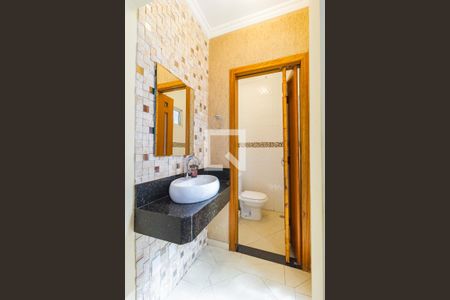 Lavabo de casa para alugar com 3 quartos, 205m² em Vila Bertioga, São Paulo