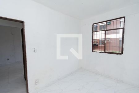 Quarto 2 de apartamento para alugar com 2 quartos, 49m² em Monte Castelo, Contagem