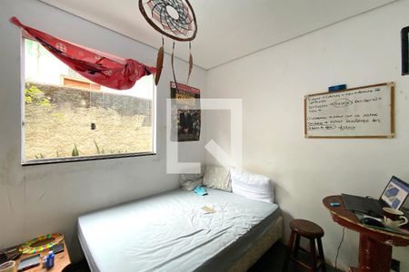 Quarto 1 de casa à venda com 2 quartos, 200m² em Cenáculo, Belo Horizonte