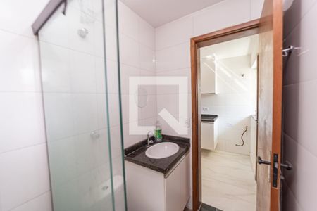 Banheiro de apartamento para alugar com 2 quartos, 41m² em Vila Marieta, São Paulo