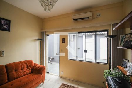 Sala de casa para alugar com 3 quartos, 160m² em Redentor, Belford Roxo