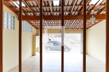 Vista da sala de casa à venda com 2 quartos, 120m² em Jardim Rossin, São Paulo