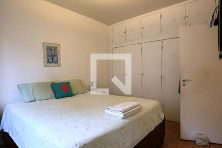 Suíte de apartamento para alugar com 3 quartos, 110m² em Santo Antônio, Belo Horizonte