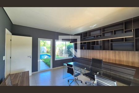 Escritório de casa de condomínio para alugar com 4 quartos, 389m² em Swiss Park, Campinas