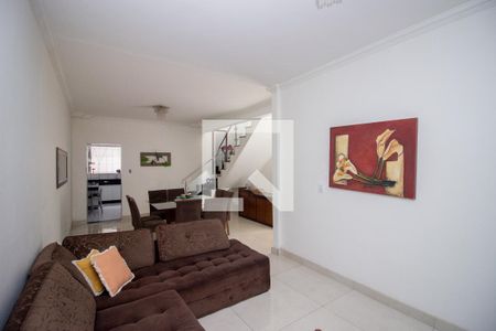 Sala de casa para alugar com 6 quartos, 410m² em Colonial, Contagem