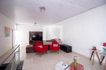 Sala de TV de casa para alugar com 6 quartos, 410m² em Colonial, Contagem