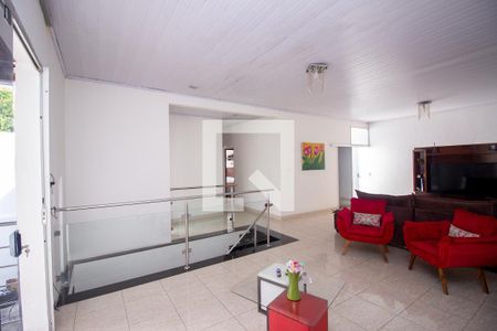 Sala de TV de casa para alugar com 6 quartos, 410m² em Colonial, Contagem