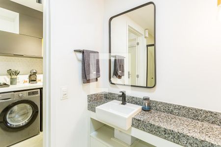 Banheiro de kitnet/studio para alugar com 1 quarto, 30m² em Moema, São Paulo