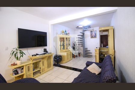 Casa à venda com 3 quartos, 155m² em Vila Elze, São Paulo