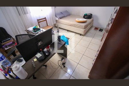 Casa à venda com 3 quartos, 155m² em Vila Elze, São Paulo