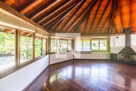 Sala de casa de condomínio para alugar com 5 quartos, 810m² em Alphaville Residencial Um, Barueri