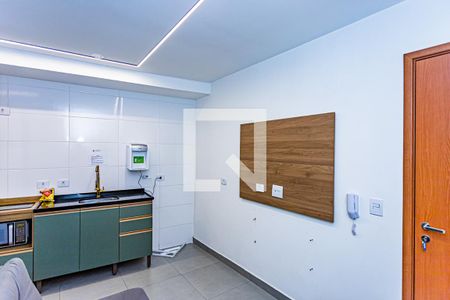 Sala, cozinha e área de serviço de apartamento para alugar com 1 quarto, 28m² em Vila Zat, São Paulo