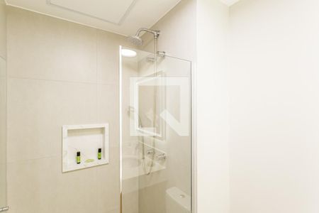 Banheiro de kitnet/studio para alugar com 1 quarto, 25m² em Vila Nova Conceição, São Paulo