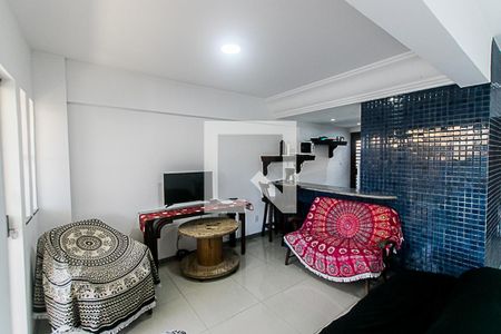 Sala de casa de condomínio para alugar com 3 quartos, 320m² em Itapuã, Salvador