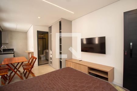 Sala/Quarto de kitnet/studio para alugar com 1 quarto, 28m² em Alto de Pinheiros, São Paulo