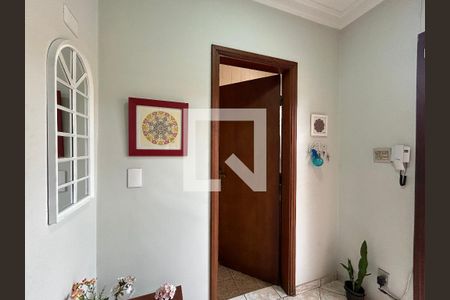 Entrada de casa para alugar com 4 quartos, 400m² em Vila dos Remedios, São Paulo
