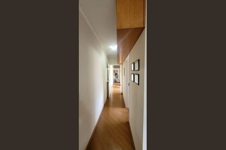 Corredor de casa à venda com 4 quartos, 200m² em Vila Pedra Branca, São Paulo