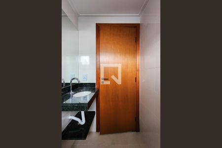 Banheiro de kitnet/studio para alugar com 1 quarto, 21m² em Vila Alvinopolis, São Bernardo do Campo