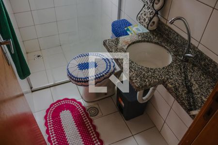 Banheiro 2 de casa para alugar com 2 quartos, 56m² em Jardim Nova Era, Aparecida de Goiânia