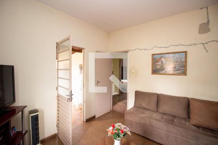 Sala de casa à venda com 3 quartos, 250m² em Nacional, Contagem