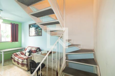 Escada de casa de condomínio para alugar com 2 quartos, 50m² em Campo Grande, Rio de Janeiro