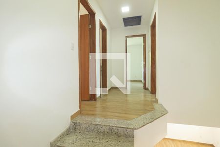 Corredor de casa para alugar com 3 quartos, 163m² em Campo Grande, Rio de Janeiro