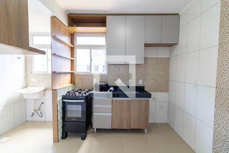 Cozinha e Área de Serviço de apartamento à venda com 3 quartos, 64m² em Camaquã, Porto Alegre