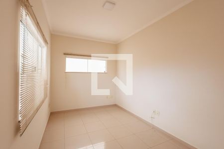 Sala de TV de casa de condomínio para alugar com 4 quartos, 250m² em Condomínio Vale do Sol, Taubaté