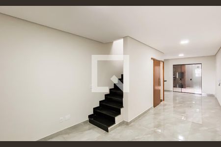 Sala de casa à venda com 3 quartos, 143m² em Jardim Piratininga, São Paulo
