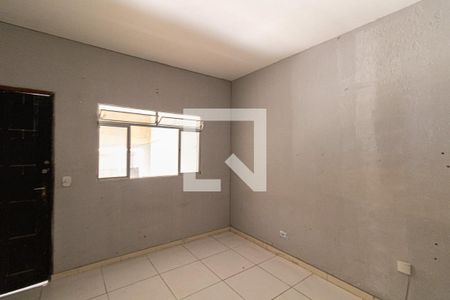 Quarto de casa para alugar com 1 quarto, 50m² em Parque Santa Rita, São Paulo