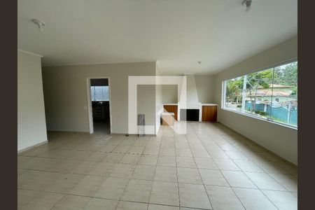 Sala de casa de condomínio para alugar com 3 quartos, 600m² em Parque Sao Paulo, Cotia