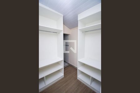 Closet da suíte de casa para alugar com 3 quartos, 150m² em Cabral, Contagem