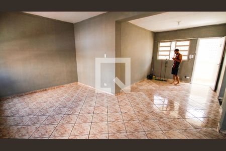 Sala de kitnet/studio para alugar com 1 quarto, 70m² em Boqueirão, Praia Grande