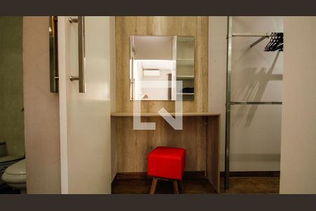 Closet da suíte 1 de casa para alugar com 6 quartos, 600m² em Canto do Forte, Praia Grande