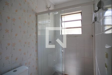 Banheiro de apartamento à venda com 2 quartos, 55m² em Sarandi, Porto Alegre