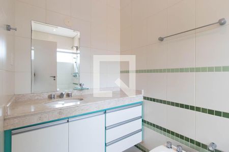 Banheiro da Suíte 1 de casa para alugar com 4 quartos, 230m² em Horto Florestal, São Paulo