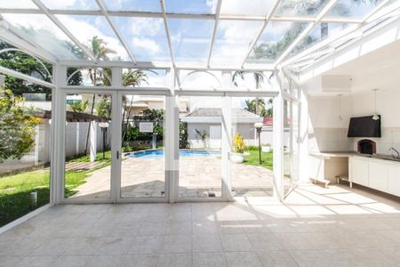 Sala de casa de condomínio à venda com 4 quartos, 600m² em Alphaville, Santana de Parnaíba