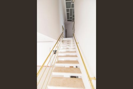 Escada de casa de condomínio à venda com 4 quartos, 600m² em Alphaville, Santana de Parnaíba