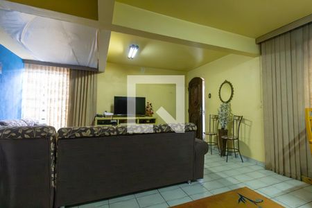 Fachada de casa à venda com 5 quartos, 100m² em Cangaiba, São Paulo